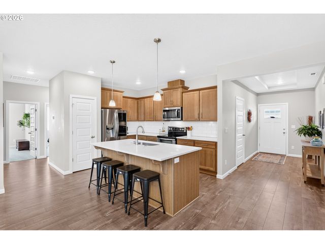 708 E TAFT St, Carlton, OR 97111