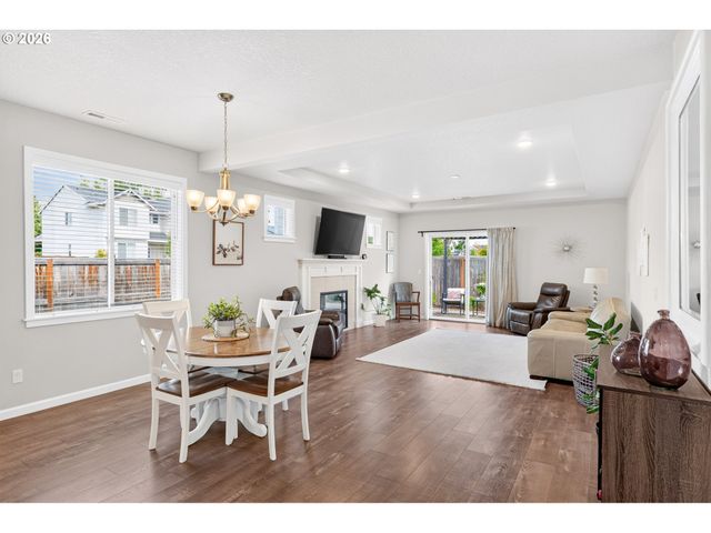 708 E TAFT St, Carlton, OR 97111