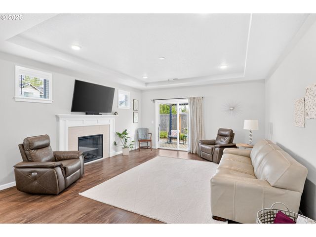 708 E TAFT St, Carlton, OR 97111