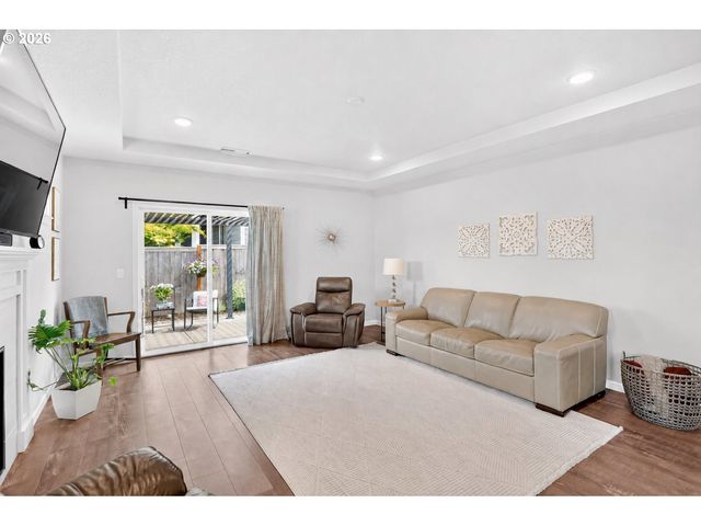 708 E TAFT St, Carlton, OR 97111