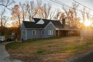 18 Pershing Street, Thomasville, NC 27360