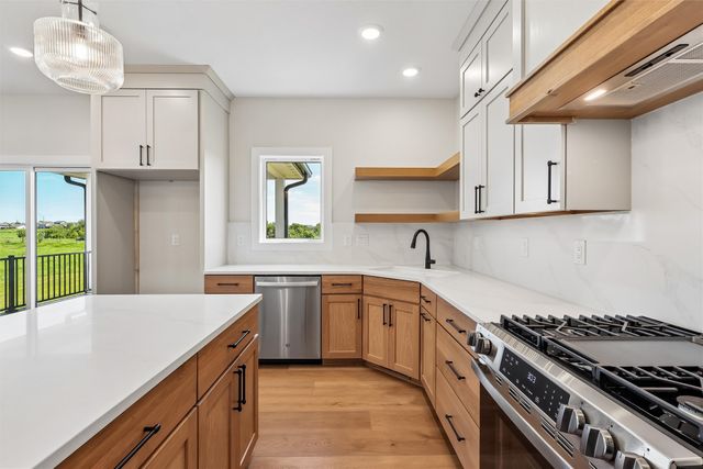 250 NW Copperleaf Court, Waukee, IA 50263