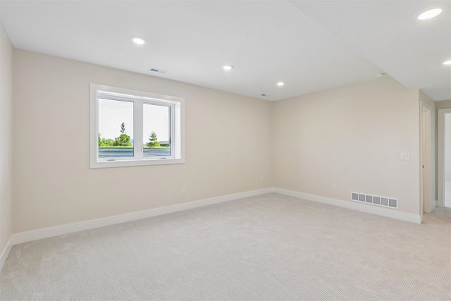 250 NW Copperleaf Court, Waukee, IA 50263
