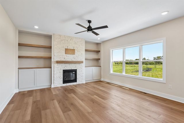 250 NW Copperleaf Court, Waukee, IA 50263