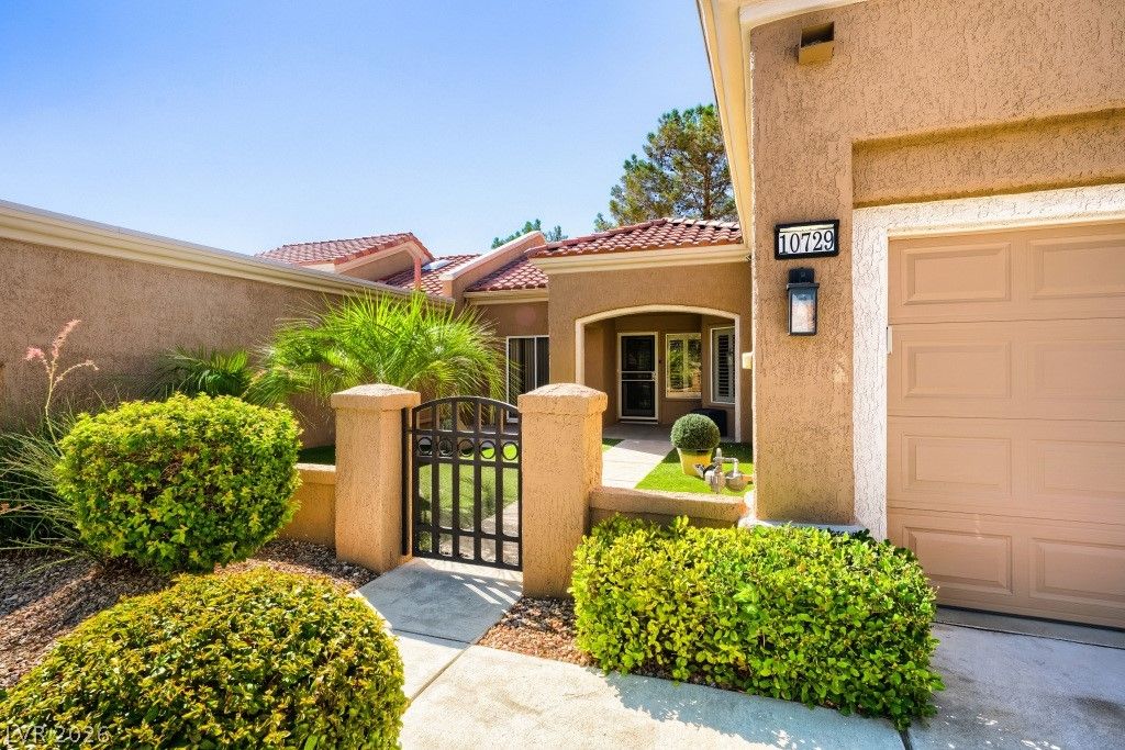10729 Argents Hill Drive, Las Vegas, NV 89134 — photo 2