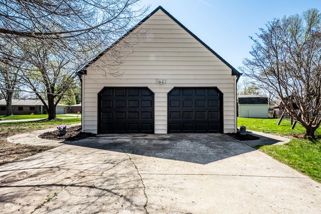 918 Briarwood Drive, Brownsburg, IN 46112