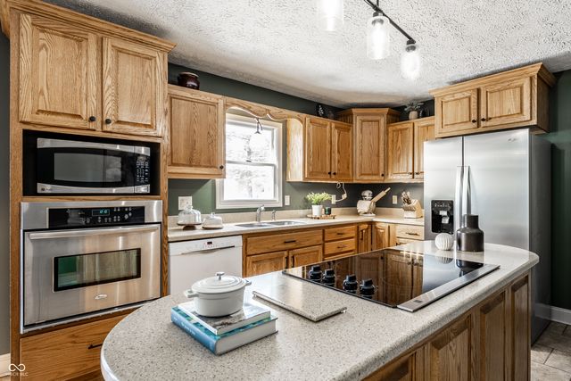 918 Briarwood Drive, Brownsburg, IN 46112