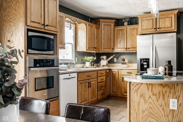 918 Briarwood Drive, Brownsburg, IN 46112