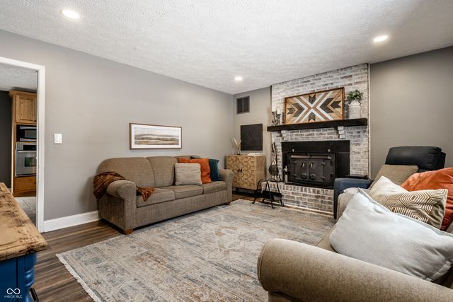 918 Briarwood Drive, Brownsburg, IN 46112