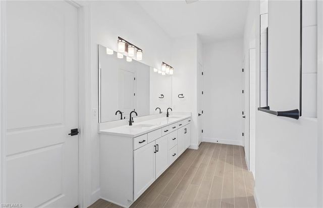 1992 Don Benito WAY, Naples, FL 34120