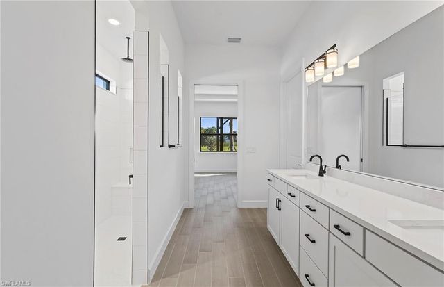 1992 Don Benito WAY, Naples, FL 34120