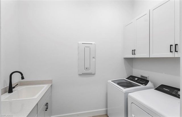 1992 Don Benito WAY, Naples, FL 34120