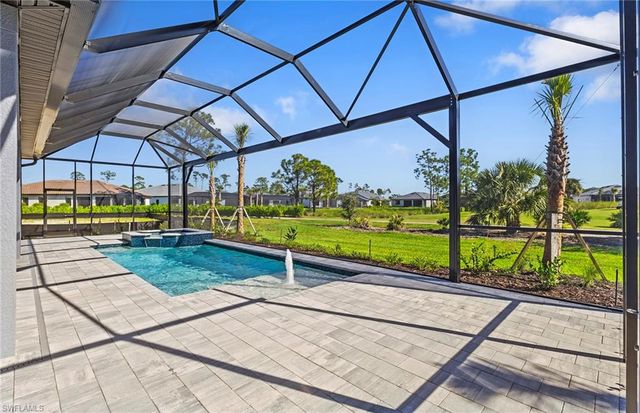 1992 Don Benito WAY, Naples, FL 34120