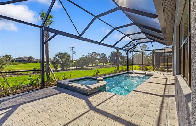 1992 Don Benito WAY, Naples, FL 34120