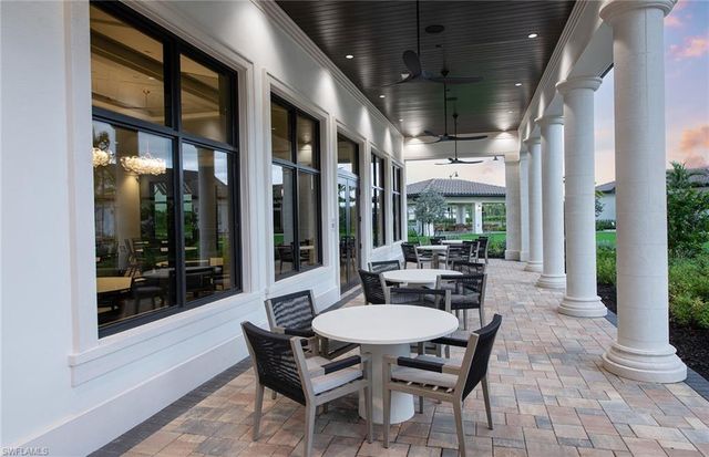 1992 Don Benito WAY, Naples, FL 34120