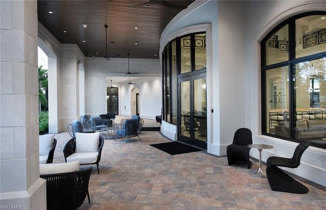 1992 Don Benito WAY, Naples, FL 34120