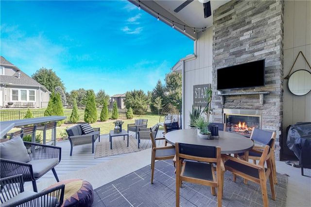11510 W 157th Terrace, Overland Park, KS 66221