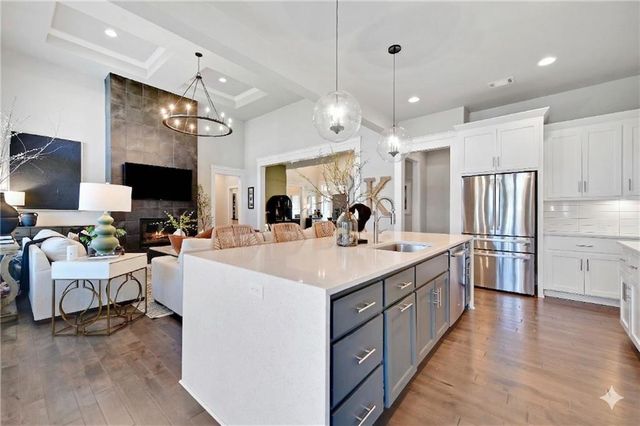 11510 W 157th Terrace, Overland Park, KS 66221