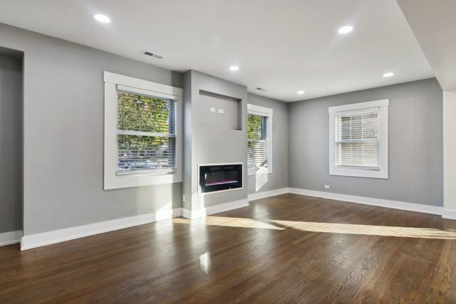 6734 N Hamlin Avenue, Lincolnwood, IL 60712