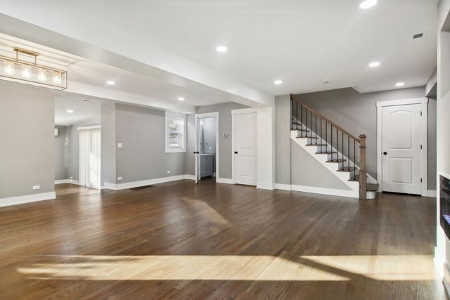 6734 N Hamlin Avenue, Lincolnwood, IL 60712