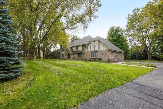 N26W30851 Golf Hills DRIVE, Pewaukee, WI 53072