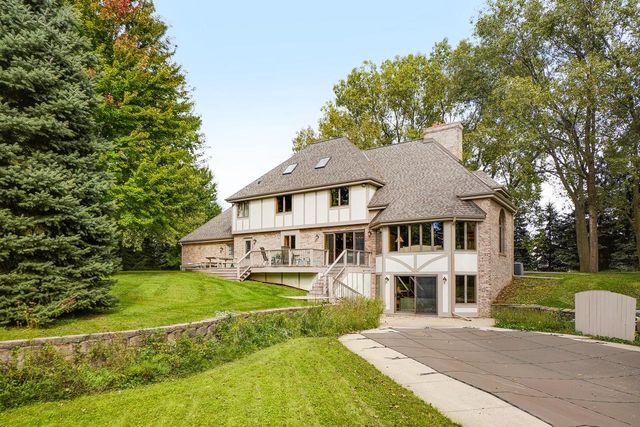 N26W30851 Golf Hills DRIVE, Pewaukee, WI 53072