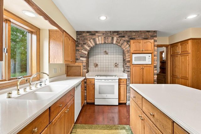 N26W30851 Golf Hills DRIVE, Pewaukee, WI 53072
