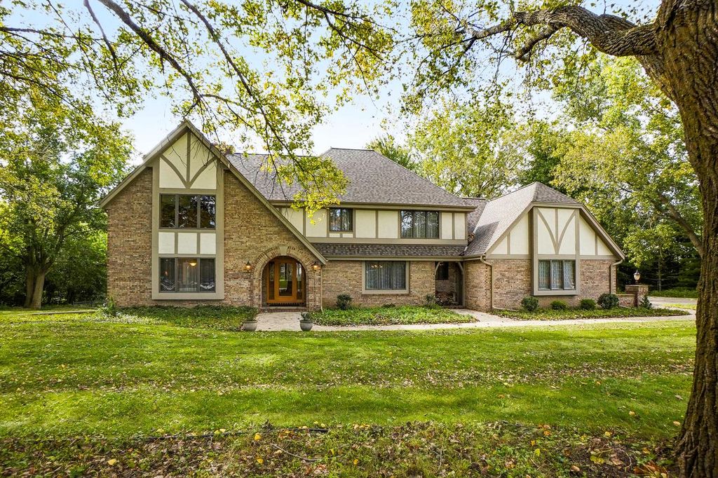 N26W30851 Golf Hills DRIVE, Pewaukee, WI 53072