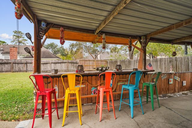 1501 Piney Woods Drive, Friendswood, TX 77546