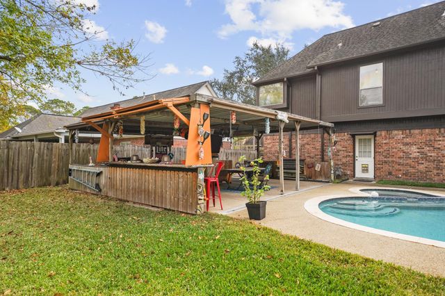 1501 Piney Woods Drive, Friendswood, TX 77546