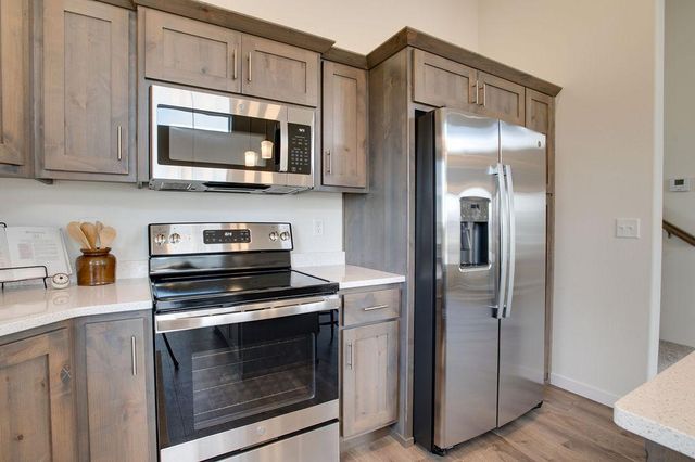 6783 Belding Drive S, Fargo, ND 58104