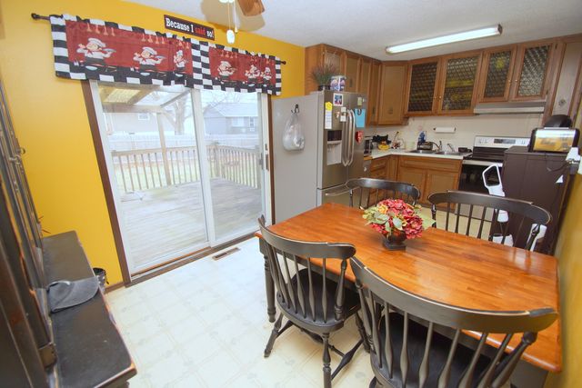 2704 WOOD DALE Avenue, Davenport, IA 52804