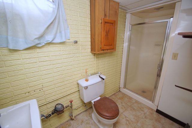 2704 WOOD DALE Avenue, Davenport, IA 52804