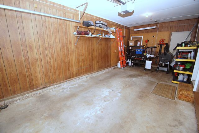 2704 WOOD DALE Avenue, Davenport, IA 52804