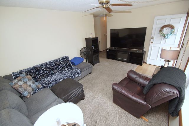 2704 WOOD DALE Avenue, Davenport, IA 52804