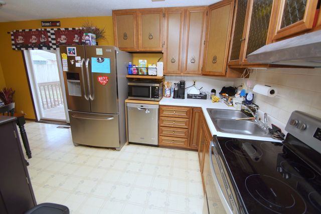 2704 WOOD DALE Avenue, Davenport, IA 52804