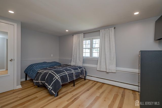 67 Albert Drive, Sayreville, NJ 08859