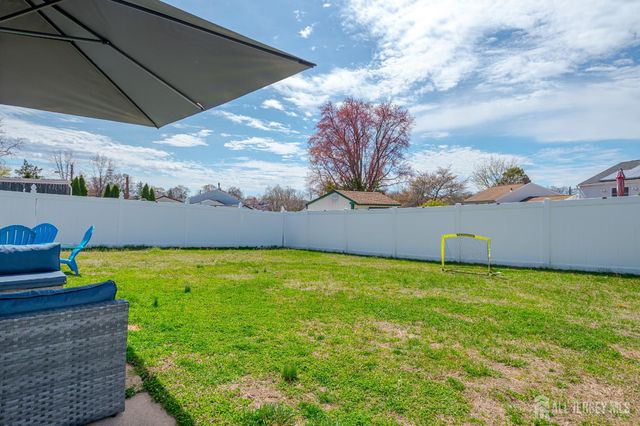 67 Albert Drive, Sayreville, NJ 08859