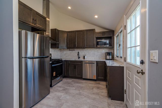 67 Albert Drive, Sayreville, NJ 08859