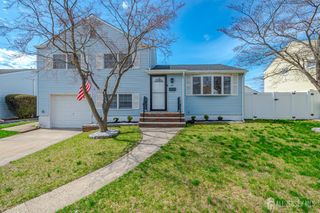 67 Albert Drive, Sayreville, NJ 08859