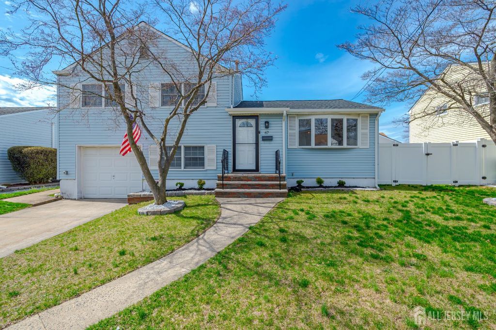 67 Albert Drive, Sayreville, NJ 08859