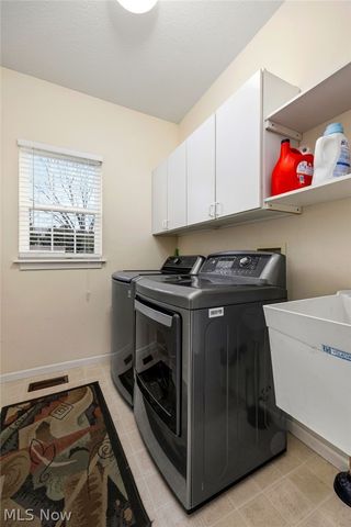 1286 Freeport Drive, Medina, OH 44256