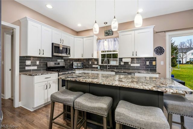 1286 Freeport Drive, Medina, OH 44256