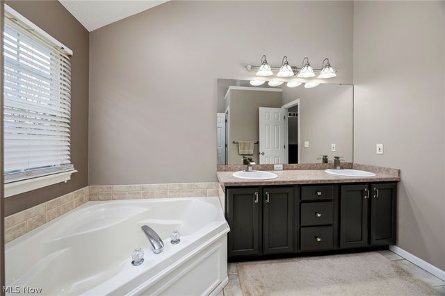 1286 Freeport Drive, Medina, OH 44256