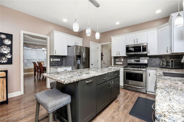 1286 Freeport Drive, Medina, OH 44256