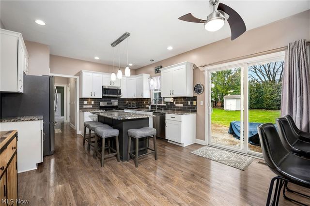 1286 Freeport Drive, Medina, OH 44256