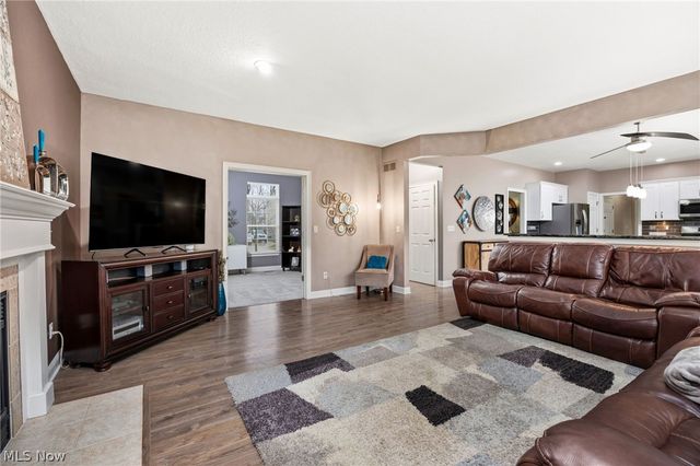 1286 Freeport Drive, Medina, OH 44256