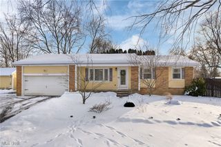 2248 Hi Vue Drive, Green, OH 44312
