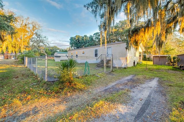 1222 River Drive NE, Townsend, GA 31331