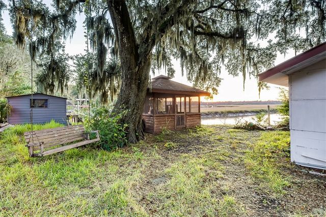 1222 River Drive NE, Townsend, GA 31331